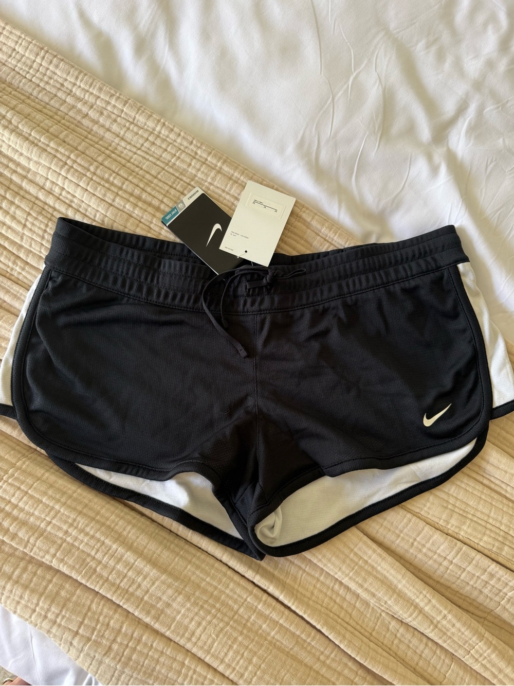 NWT Nike Women's Black Dri-Fit Training Shorts - Size M